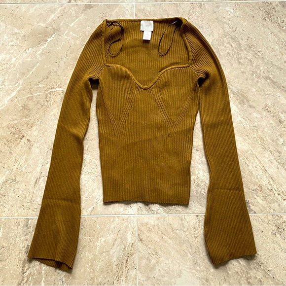 H&M Ribbed Knit Sweetheart Neckline Sweater - Size Medium - Picture 2 of 6